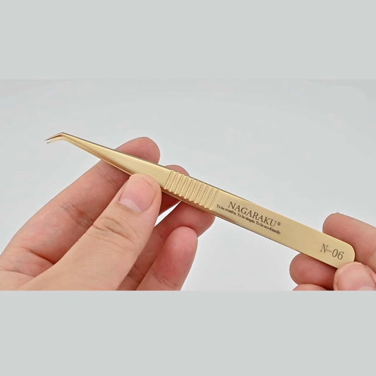 Pinza Profesional Nagaraku N-06 Gold (Volumen & Aislamiento)